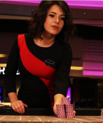 Denisa, Croupier